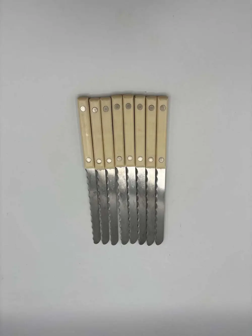 Vintage Simmons Set of 8 Steak Knives with Bakelite Ivory Handles
